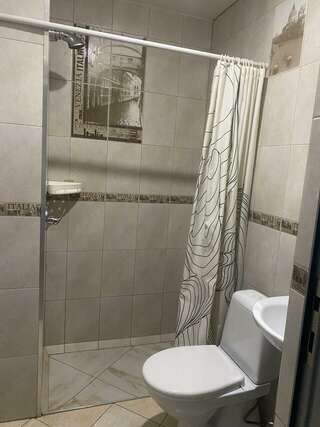 Гостевой дом Панда Иркутск Номер стандарт с 1 двуспальной кроватью-3